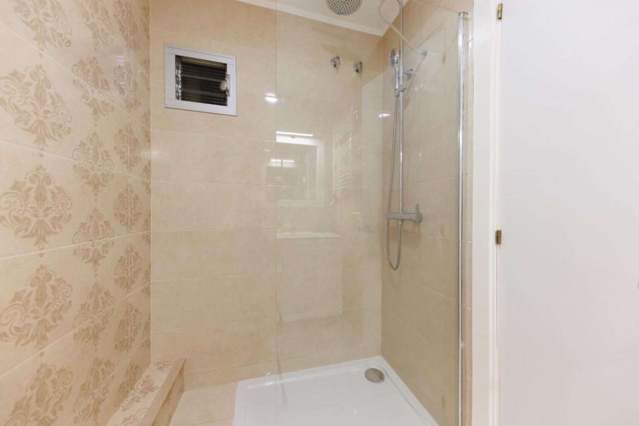 Bravissimo Figuerola, Spacious 3-Bedroom Apartment Жирона Экстерьер фото